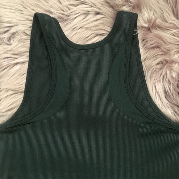 Under Armour Tank - Picture 5 of 5